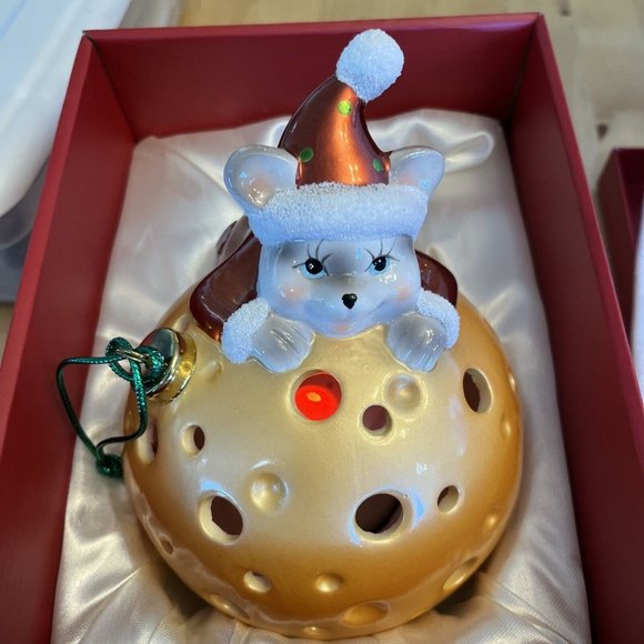 MOUSE LUMINARY Christmas Holiday Ornament WITH FLAMELESS CANDLE Tested Works - Picture 1 of 13